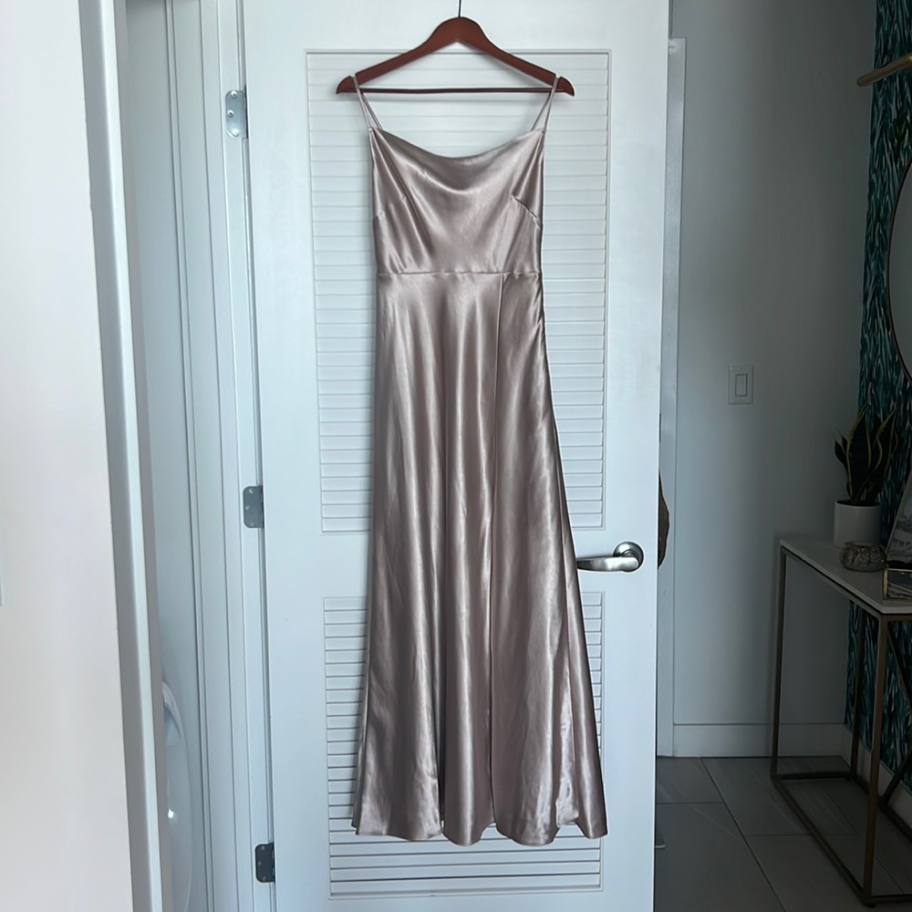 BIRDY GREY | LISA LONG DRESS | SATIN TAUPE | SIZE SMALL
*Worn once & dry-cleaned
